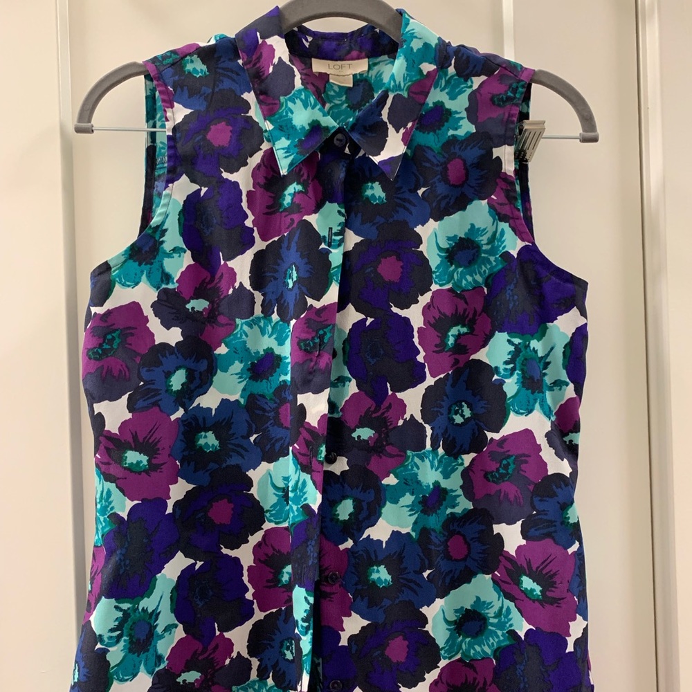 Sleeveless blouse